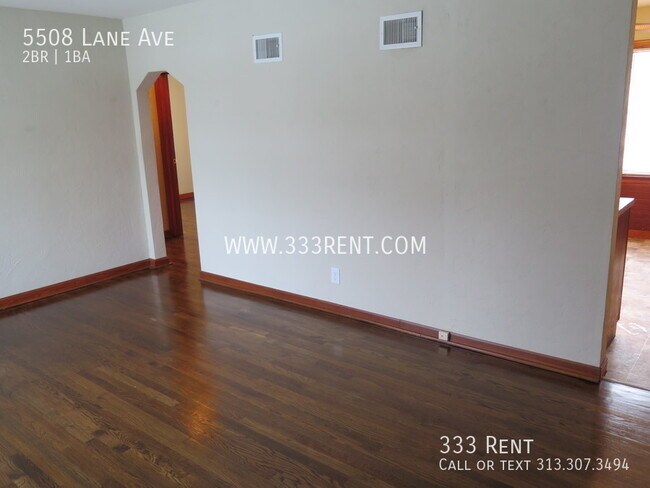 Building Photo - Lovely 2 bed 1 bath home ready to be moved...