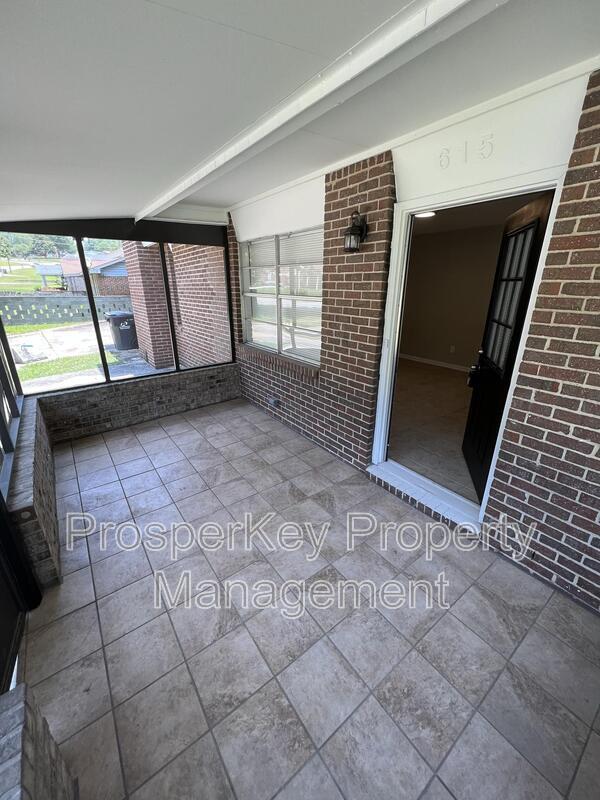 Building Photo - 615 Buford Dr