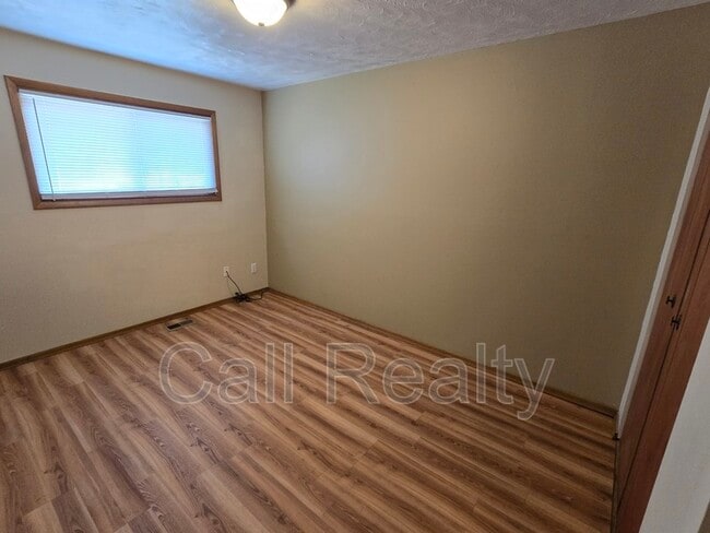 Building Photo - 5227 N Crestline St