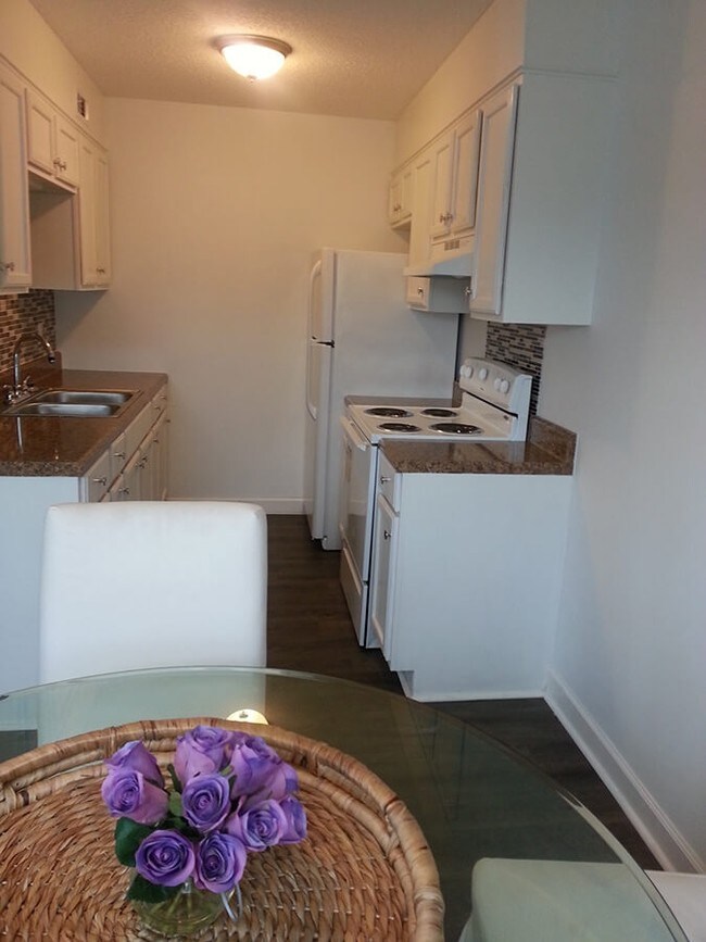 Interior Photo - Cambridge Court Apartments