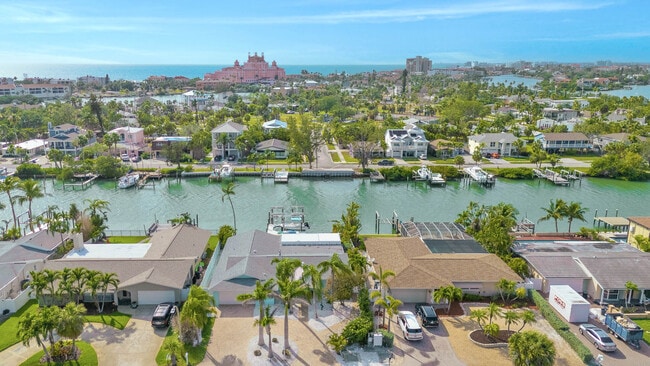 Building Photo - 2910 Alton Dr