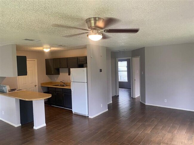 Building Photo - 7920 Falcon Ridge Dr