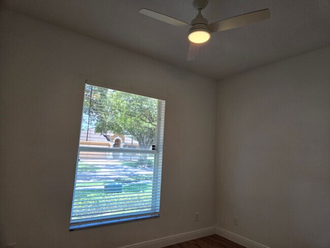 Building Photo - Lake Mary - 3 Bedrooms, 2 Bathrooms - $3,095.00