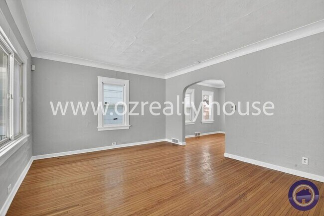 Building Photo - 1105 Ketcham Ave