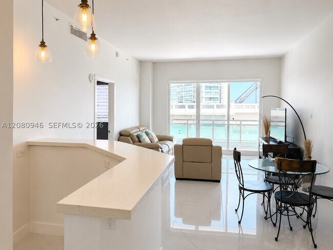 Building Photo - 6917 Collins Ave