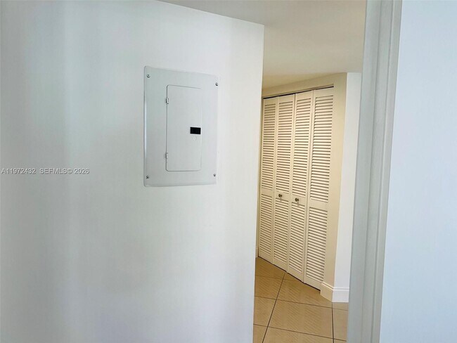 Building Photo - 770 Claughton Island Dr