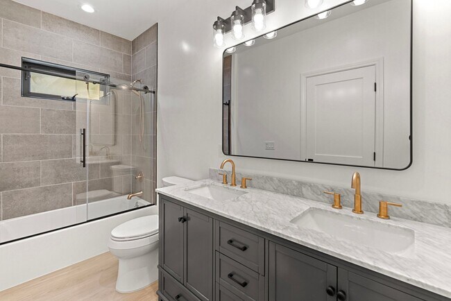 Building Photo - Stunning brand new construction, modern lu...