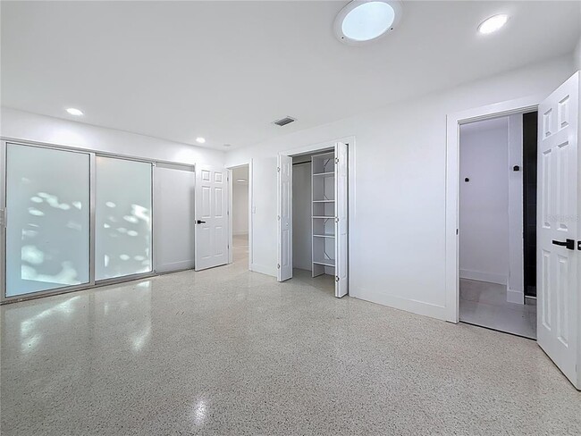 Building Photo - 2161 Edythe Dr