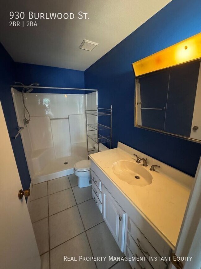 Building Photo - 930 Burlwood St