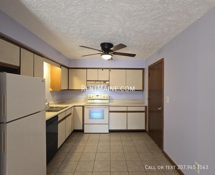 Building Photo - 10 Hartley St