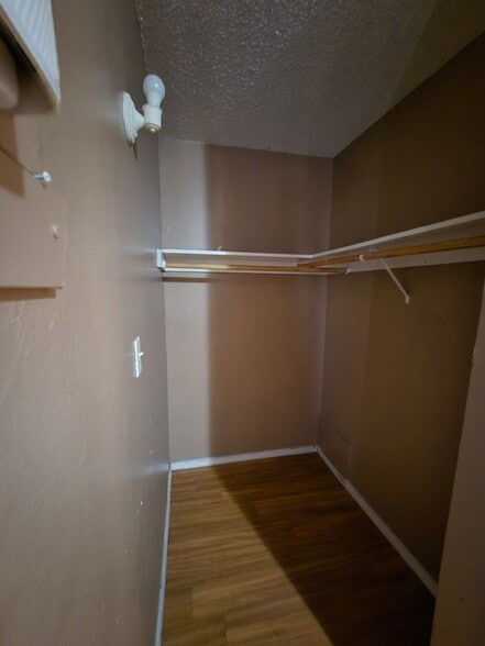 Building Photo - 1520 Mount Vernon Ave