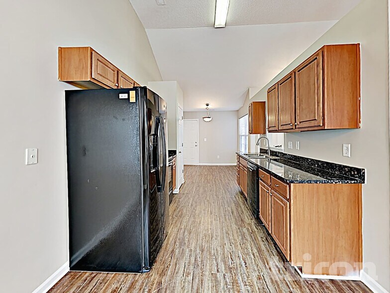 Building Photo - 218 Glencroft Dr