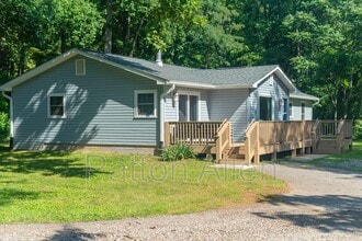 Building Photo - 63 Ben Lippen Rd