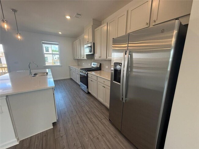 Building Photo - 409 Nix Ln