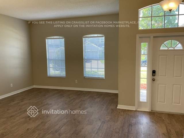 Building Photo - 402 Sycamore Springs St