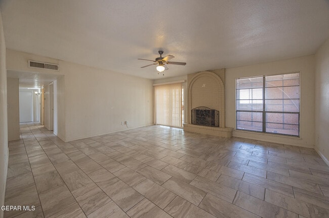 Building Photo - 3329 Running Deer Dr