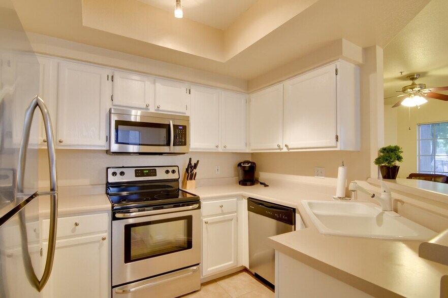 Building Photo - 9450 E Becker Ln