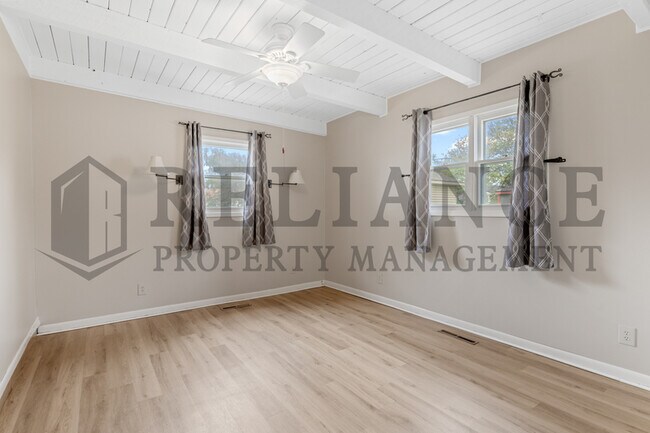 Building Photo - 913 N Wilbur Ln