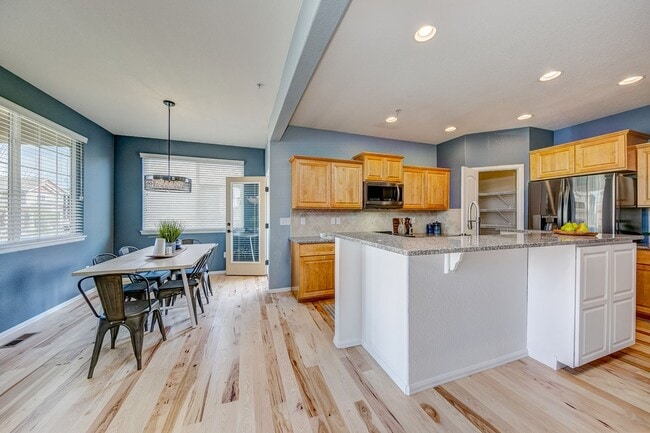 Building Photo - 2963 Denver Dr