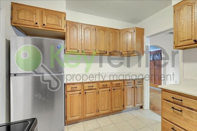 Building Photo - 2400 27th St