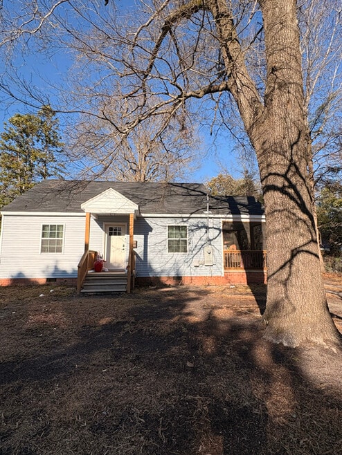 Building Photo - 1307 E Holly St