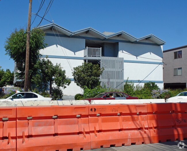 Building Photo - 2451 Middlefield Rd