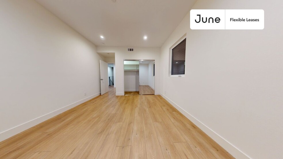 Building Photo - 5637 Riverton Ave