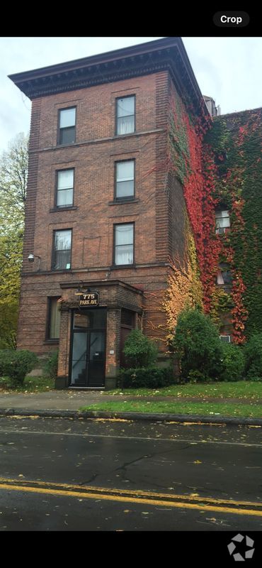 Building Photo - 775 Park Ave