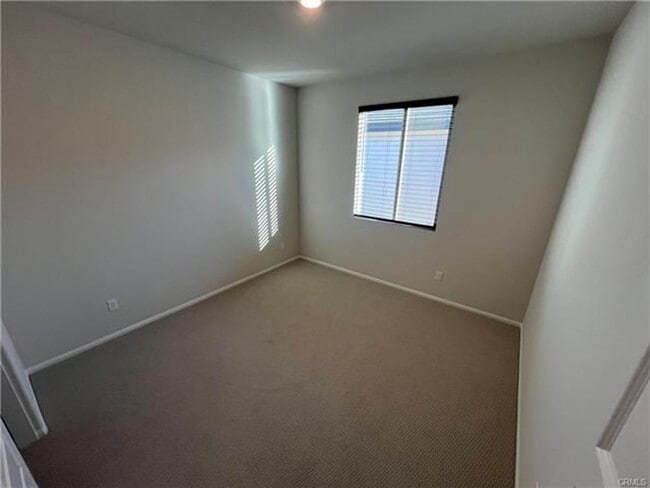 Building Photo - Spacious and beautifully appointed 5-bedroom, 3-bathroom home