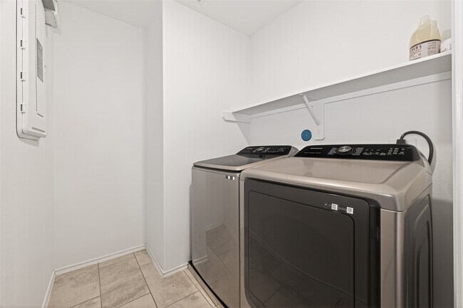 Building Photo - 5122 Emma Forest St