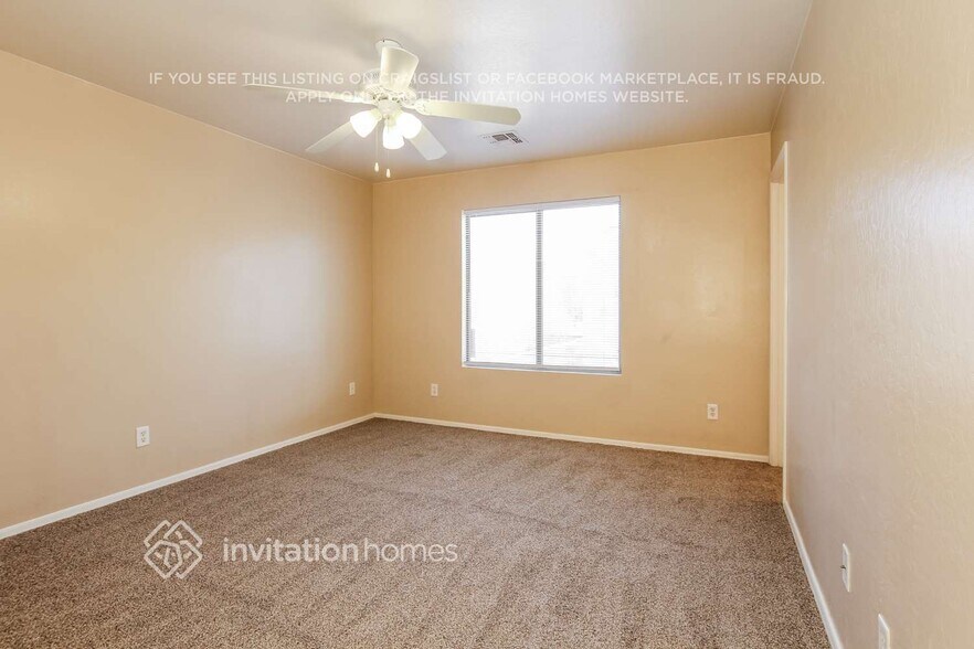 Building Photo - 12921 W Fleetwood Ln