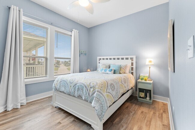 Building Photo - 4111 Isla Del Sol Dr