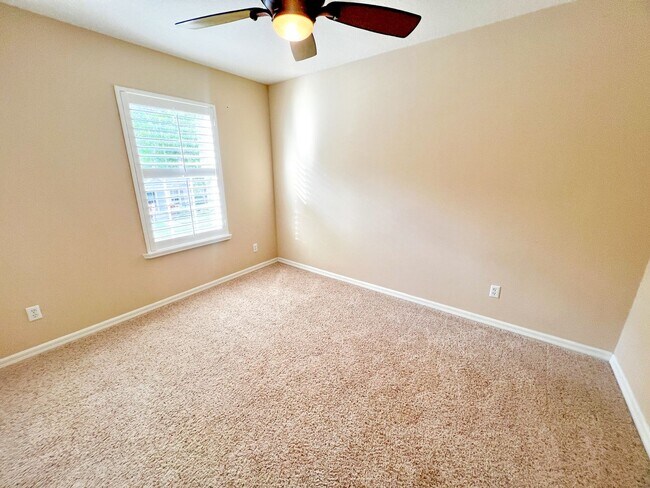 Building Photo - 14252 Confetti Dr