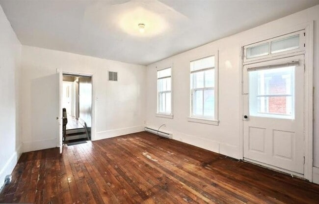 Building Photo - Coming Soon! Beautiful 3 Bedroom, 1 Bath C...