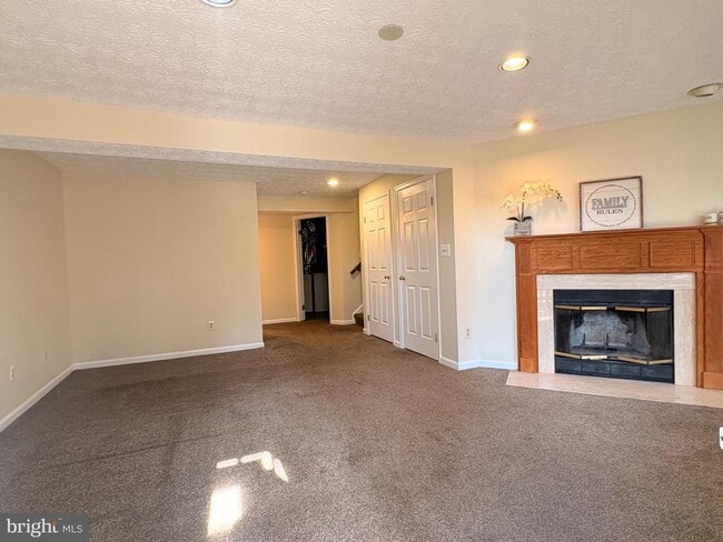 Building Photo - 2120 Commissary Cir