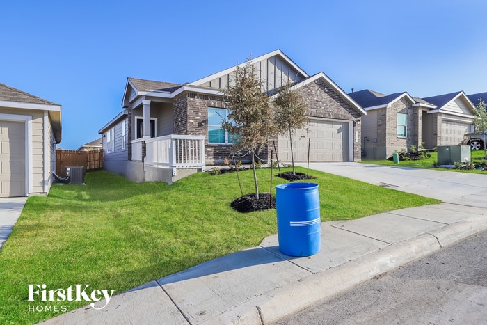 Building Photo - 13027 Rosemary Cove