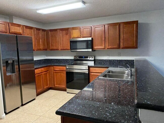 Building Photo - 925 Imperial Lake Rd