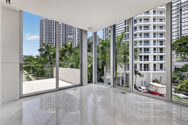 Building Photo - 3750 Yacht Club Dr