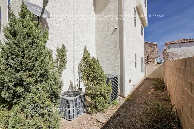 Building Photo - 8933 Jennifer Anne Ave