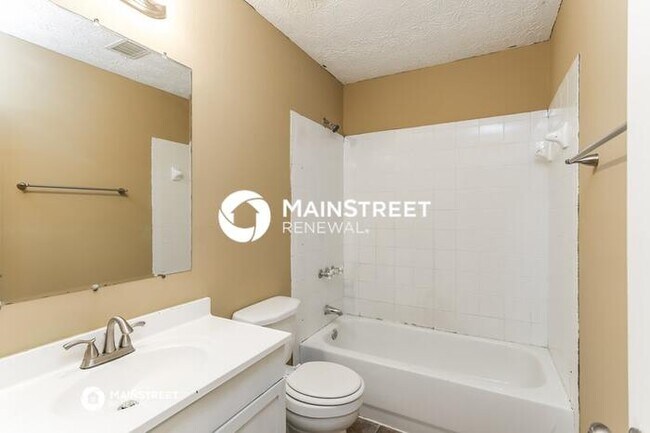 Building Photo - 3 Bedroom Pet-Friendly Home in Stockbridge, GA with Main Street Renewal
