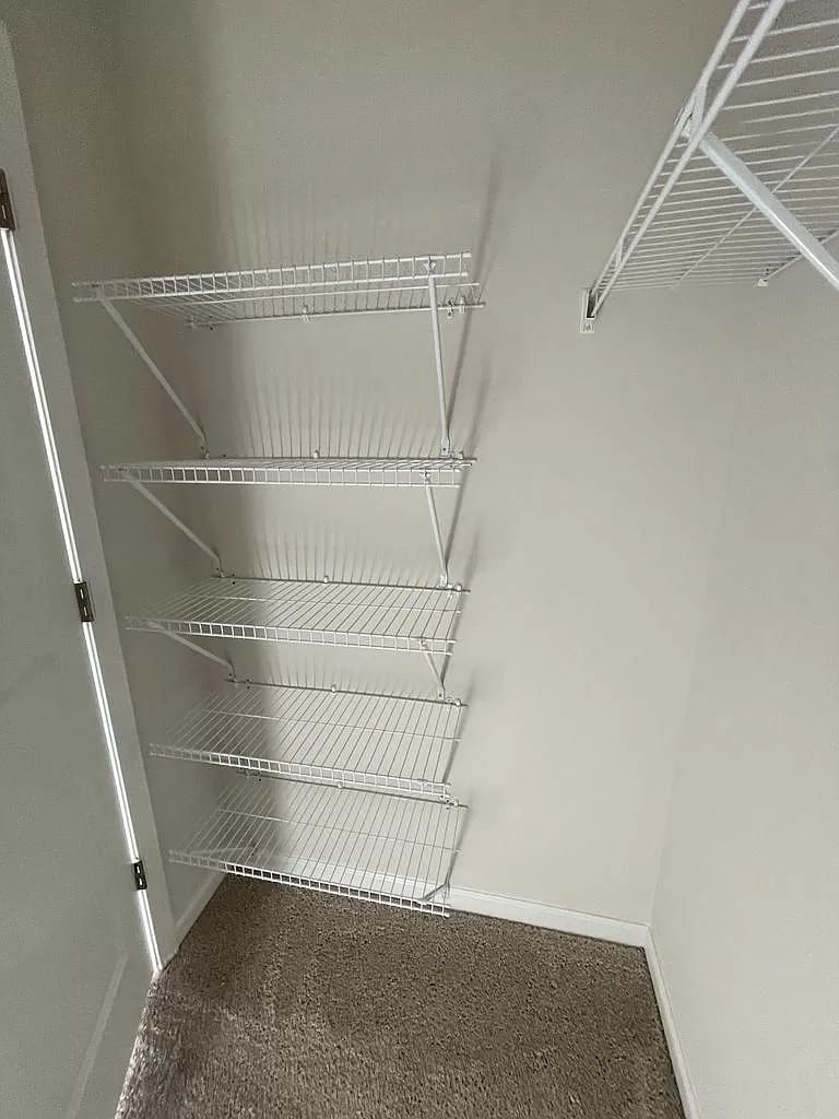Building Photo - Room in Townhome on Johns Walk Way