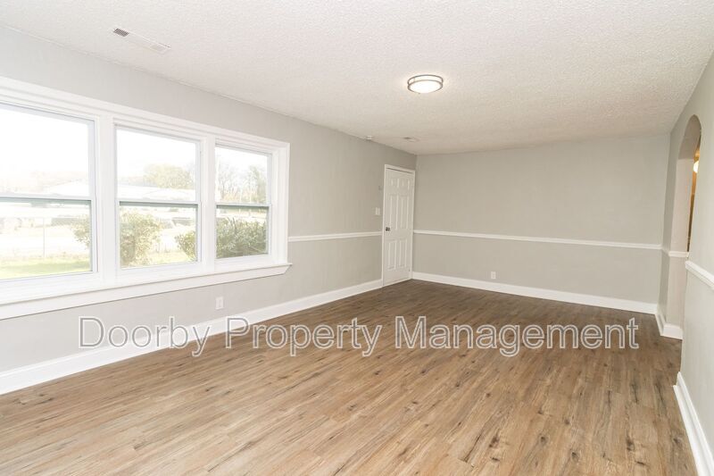 Building Photo - 278 Hollywood Dr