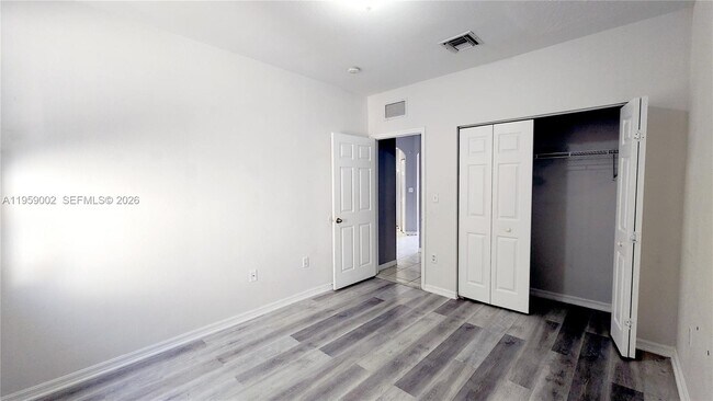 Building Photo - 741 SE 2nd St