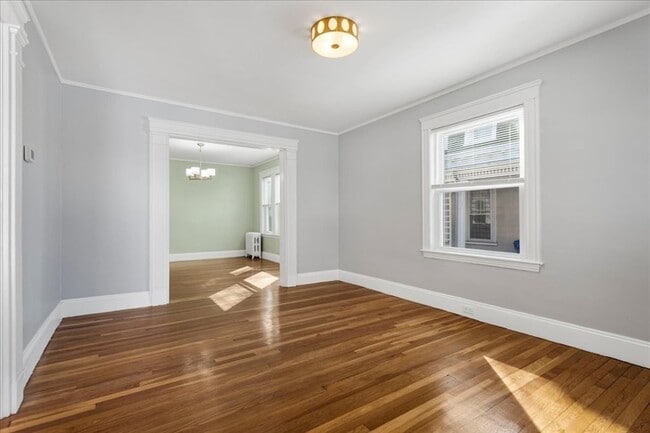 Building Photo - 51 Roslin St