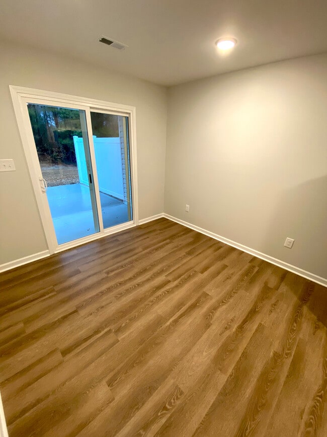 Building Photo - 810 Discovery Cove