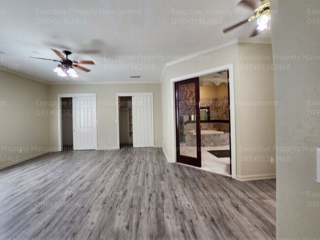 Building Photo - 4 bedroom 3 FULL bath/ 3 CAR Garage.. 2418...