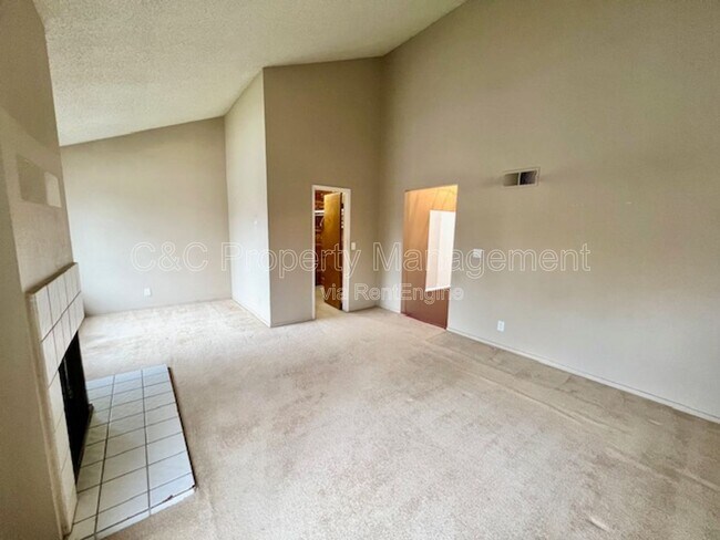 Building Photo - 2890 Huntington Blvd