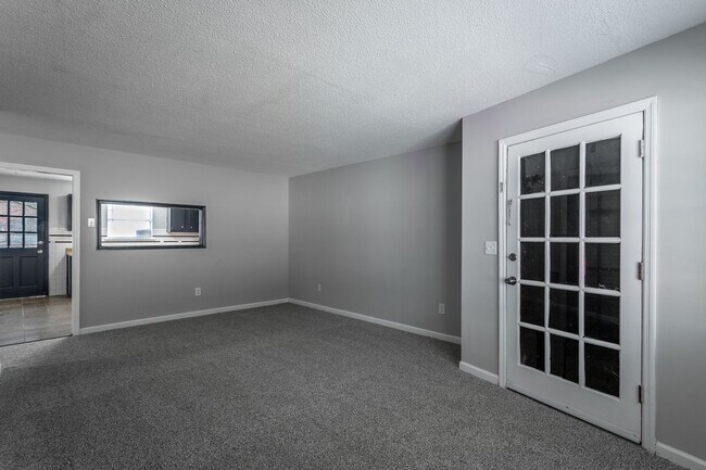 Building Photo - 420 Smitherman Rd