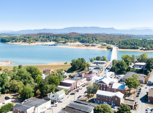 Building Photo - 171 W Meeting St