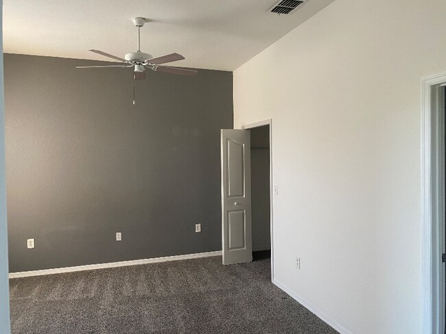 Building Photo - 8397-8338 38th St Cir E